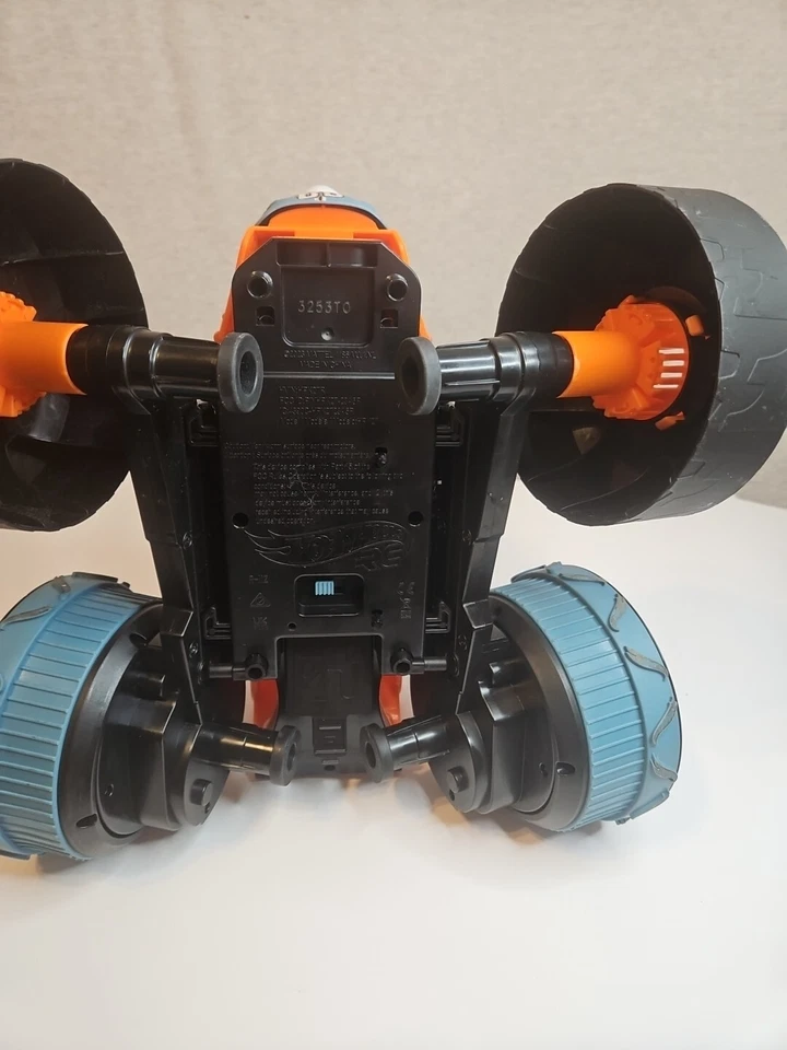 Hot Wheels HPK27 Monster Trucks HW Transforming Rhinomite RC in 1:12 Scale - Image 3 of 4