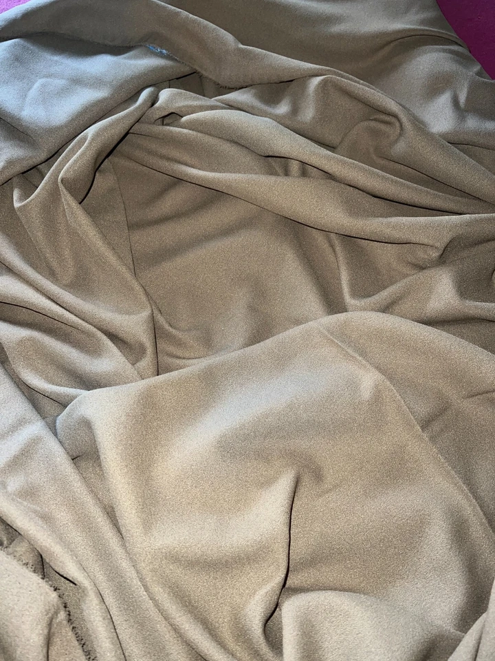 Tissu vintage crèpe beige  150 cm x H 300 cm C109 - Photo 2/4