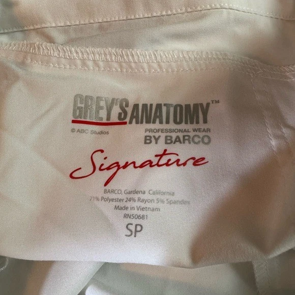 Pantalones de tiro bajo Greys Anatomy Signature para mujer de spandex cargo pequeños blancos pequeños Foto 4 de 4