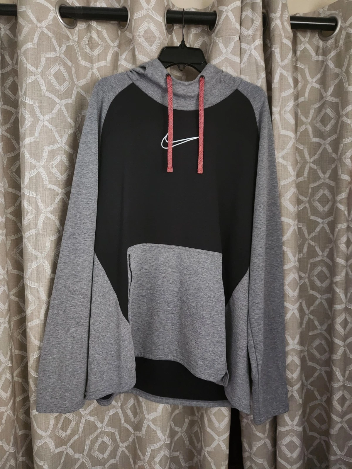 Nike Therma-FIT Hoodie Mens XL Gray Fleece Pullover Swoosh Logo DD2112-010
Opens in a new window or