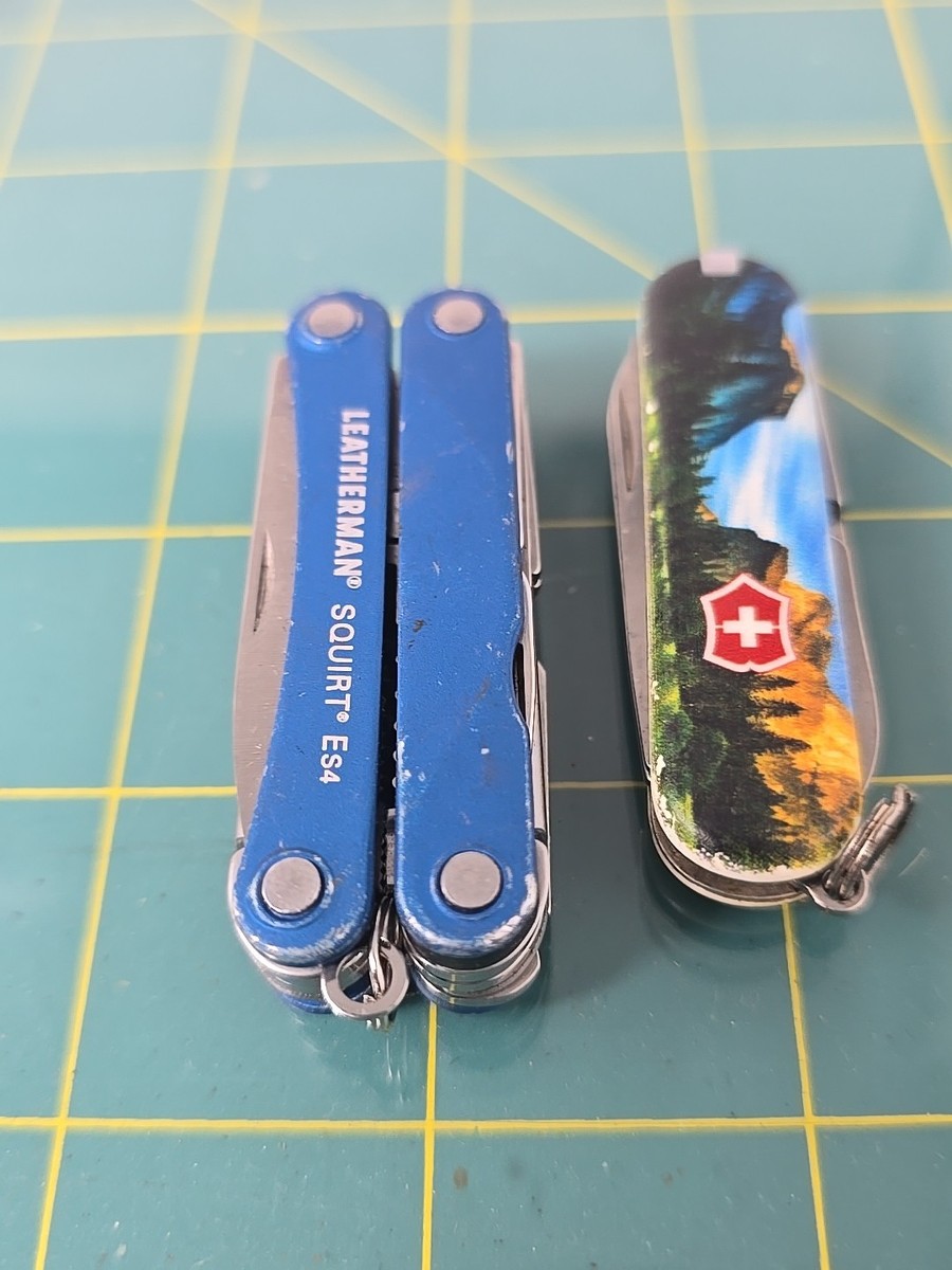 Leatherman Squirt ES4 Multi-Tool Wire Strippers Electrician BLUE + 