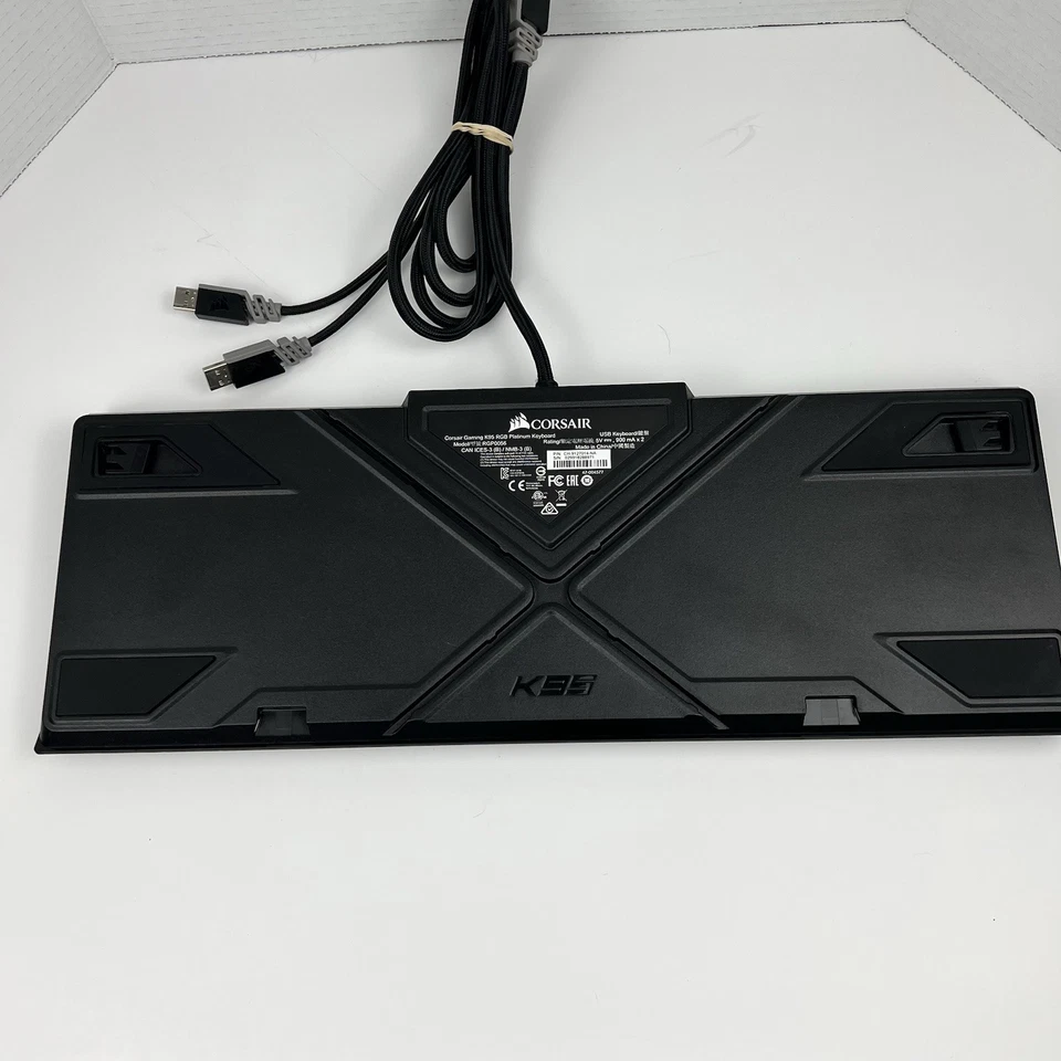 Corsair K95 RGB Platinum Mechanical Gaming Keyboard RGP0056 - Image 4 of 4