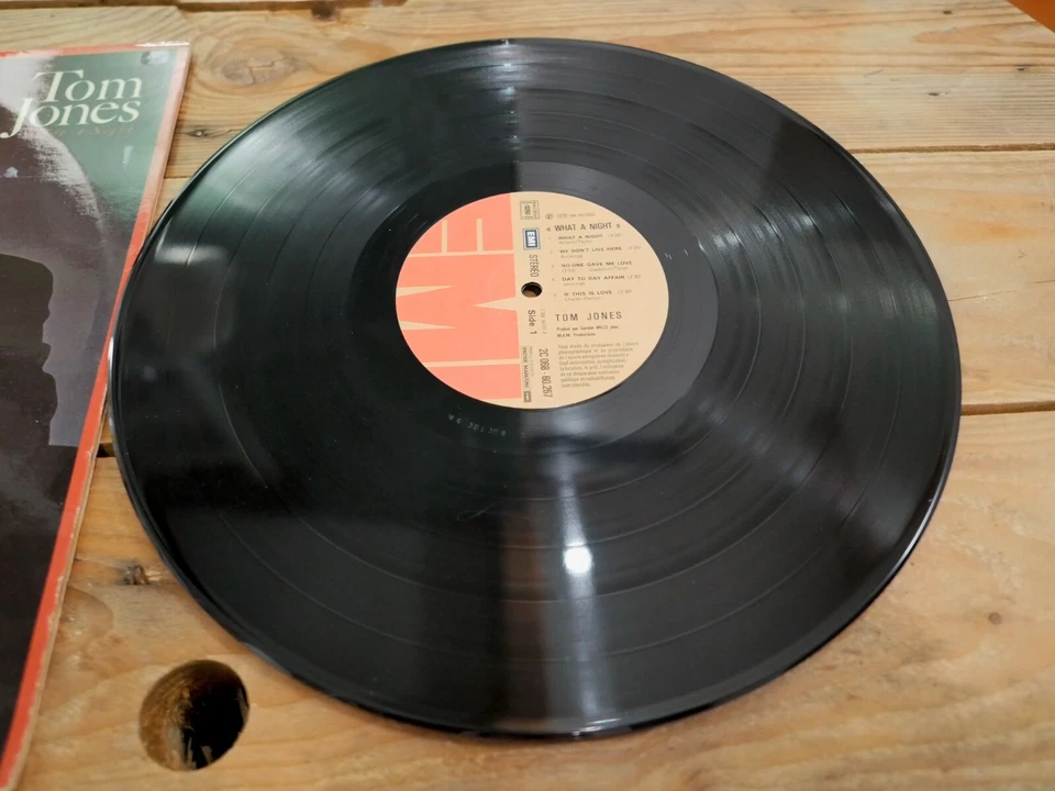 TOM JONES WHAT A NIGHT LP 33T VINYLE EX COVER EX ORIGINAL 1978 - Photo 2/4