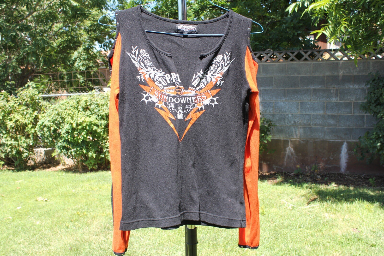 Vtg Sports Gallery Studded Women’s Medium Long Sleeve T-Shirt Shoulder Cut-Out