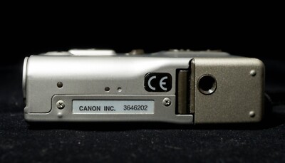 Canon Ixus Film Camera With Zoom Lens 24-48mm 1:4.5-6.2 Pop Flash