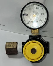 Parker 14R113FC Air Regulator - 1/4 In. 300PSI. 125FW/ USGauge meter 100PSI.