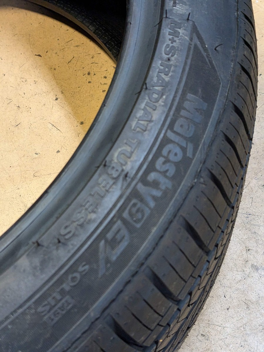 KUMHO MAJESTY SOLUS TA91 EV P 235 40 19 96W XL ALL SEASON TIRE