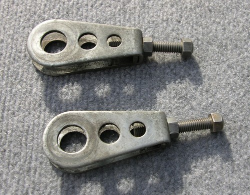 Suzuki DR 500 S - Kettenspanner, Einsteller Hinterachse