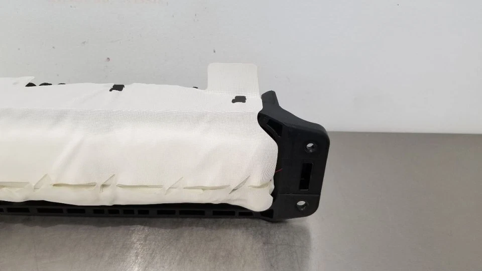 21 MERCEDES BENZ C63 AMG W205 CONVERTIBLE DASH SRS RIGHT PASSENGER 2058606601 Foto 4 de 4