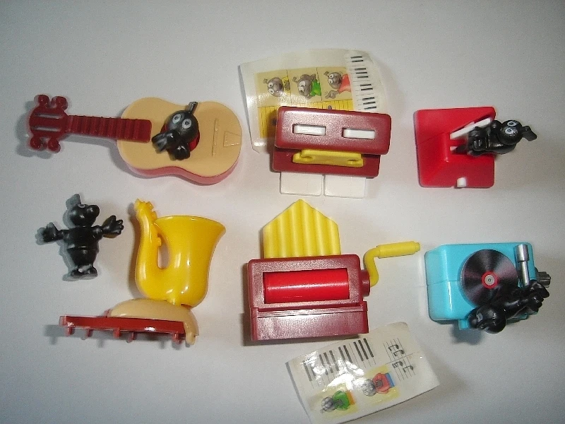 KINDER SURPRISE SET FUNNY MUSIC NOTES INSTRUMENTS FIGURES TOYS COLLECTIBLES