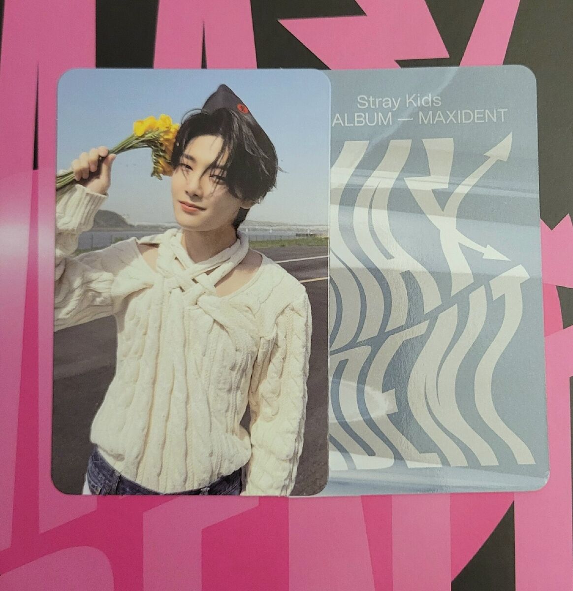 OFFICIAL I.N Maxident Barnes & Noble Exclusive Photocard OFFICIAL I.N Maxident Barnes & Noble Exclusive Photocard