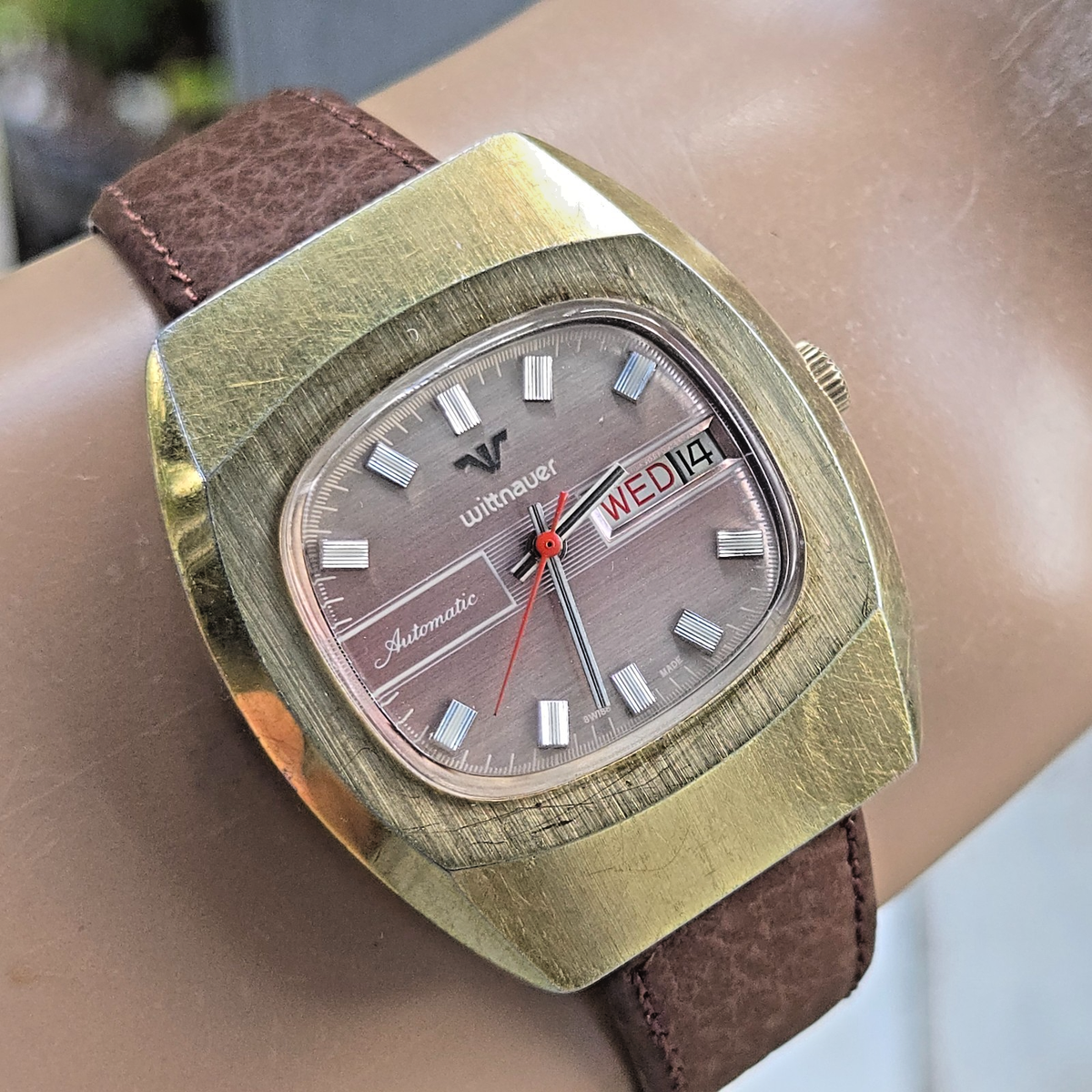 Vintage WITTNAUER men's automatic watch day/date barrel case 1970s