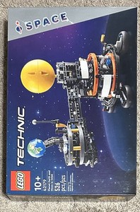 ノブ様 LEGO Technic Earth and Moon Orbit 526-Piece Toy 42179 | eBay