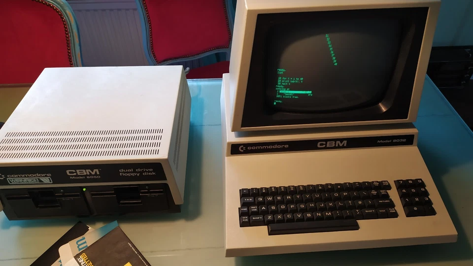 Commodore CBM 8032 und Floppy 8050, funktionieren ! - Bild 2 von 4