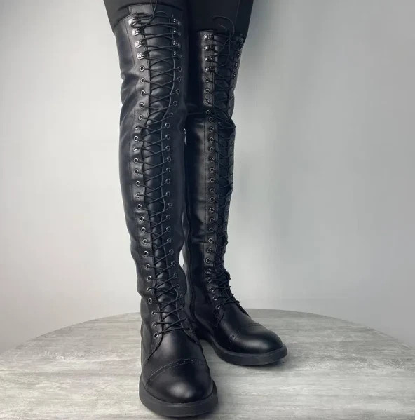 Botas con cordones hechas a mano de cuero negro sobre la rodilla - monta altas personalizadas para mujer
