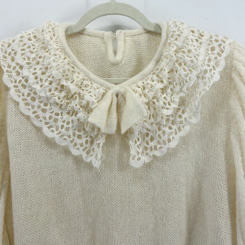Suéter Estilo Vintage Crema Mezcla Mohair Encaje Cuello Peter Pan Manga Abullonada Foto 3 de 4