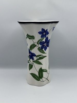 Tiffany & Co. Este Ceramiche Vase, crafted in Italy handbemalt florales Design