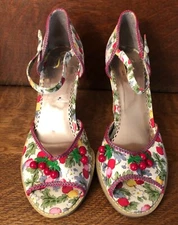 Anthropologie/Poetic Licence Sweet Shirley Temple Cherry Pin Up Wedges Sz 8.5