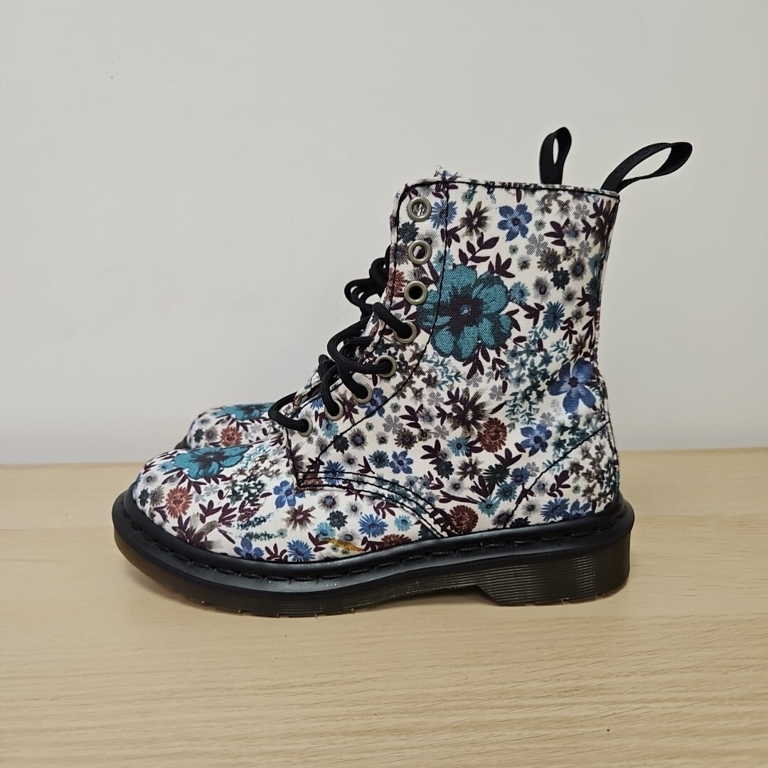 Wanderlust Canvas Dr Martens 1461 Wanderlust NWT Dr Martens 1461