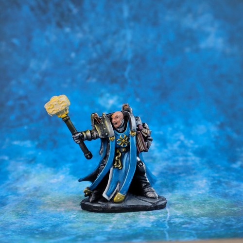 Figurine peinte Humaine Clerc pour JDR et Heroquest
