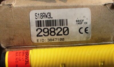 1PC New For   Photoelectric Switch S18RW3L
