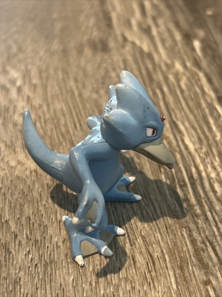 Golduck TOMY Pokemon Figure CGTSJ 1999 Nintendo 2