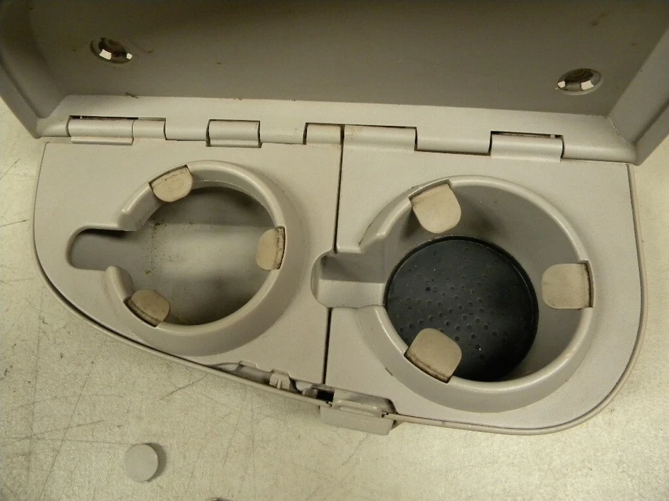 Nissan Quest 2005 portavasos de fábrica asiento del conductor izquierdo portavasos color gris Foto 3 de 4