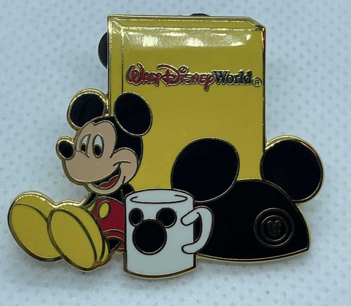 DISNEY Trading Pin - 2004 Walt Disney World Souvenirs Collector hat/bag PIN