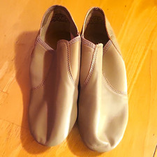 Capezio Women's Beige/Tan Leather Upper Ballet Shoes Slippers EJ2A