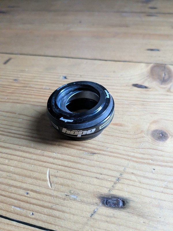 Hope External Headset 1 1/8 Black Top Cap, Type 1