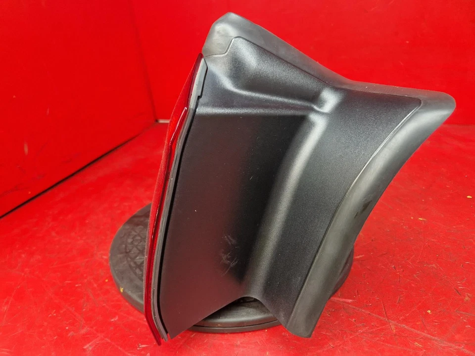 BMW X6 F16 TAIL LIGHT PASSENGER SIDE NEARSIDE LH 2017 - Image 3 of 4