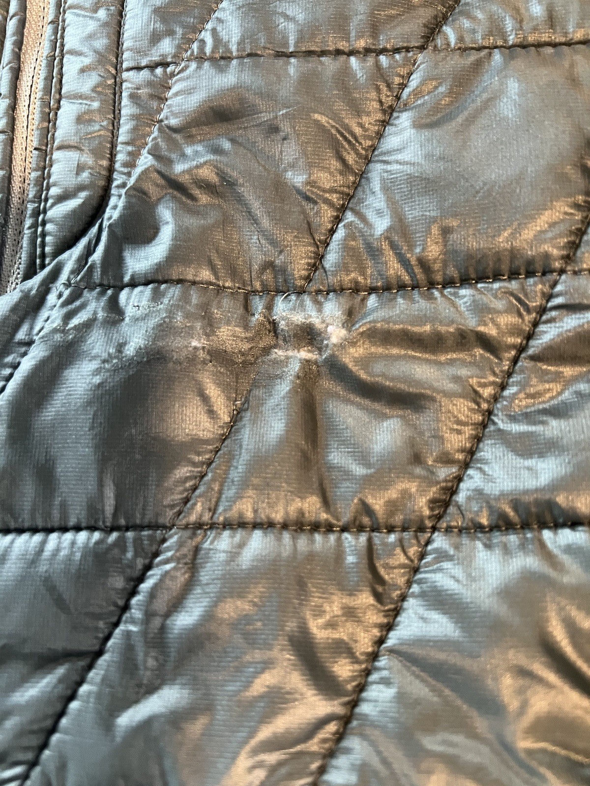 oakley Micro puffer jacket size medium - image 3