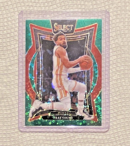 2024-25 Panini Select Trae Young Green Disco Prizm 1/5 Concourse SSP Hawks