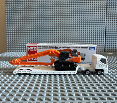 Takara Tomy Tomica Hitachi ZX210-7 SLF Excavator & Transporter with original box