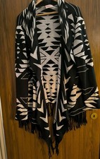 52/54 Sheego Strick Cardigan Strickmantel Kuschelig Warm Schwarz Weiß Fransen