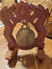 Vtg Japanese Brass Gong dragon, wood frame. Komainu lion-dog guardians. 13"