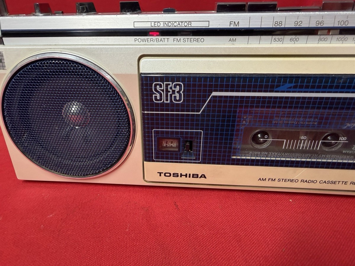 動作品です　TOSHIBA RT-P33 カセットレコーダー カセットプレーヤー Toshiba RT-P33 Radio Cassette Player & Recorder Japan Made REPAIR