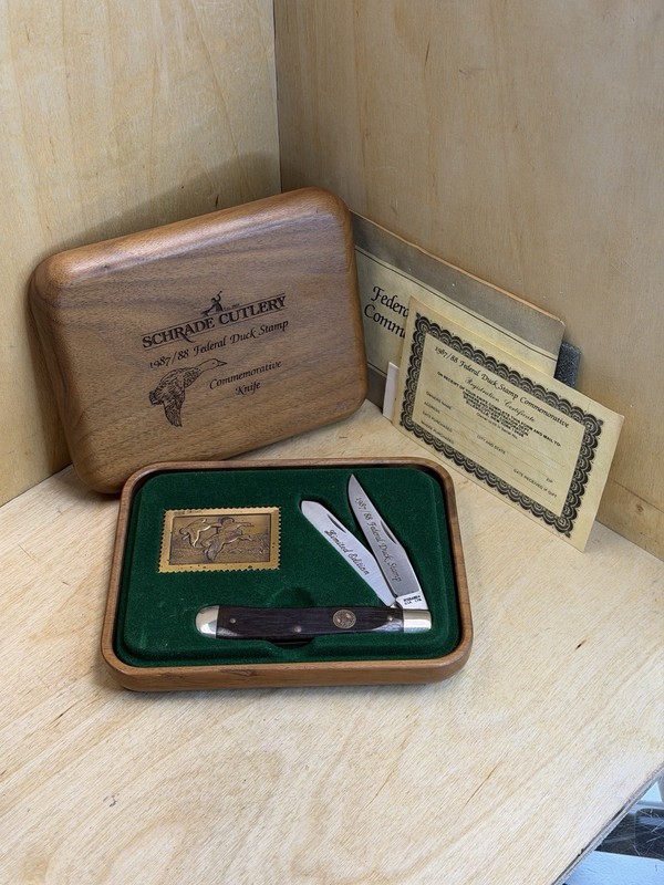 SCHRADE CUTLERY 1987/88 Federal Duck Stamp Commemorative Knife w/Wood Box & Docs