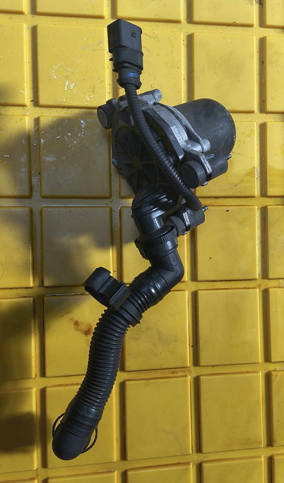 09 BENTLEY CONTINENTAL Air Pump