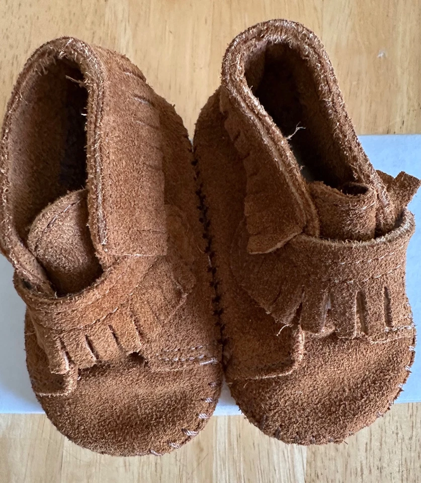 Minnetonka Infants sz 2 Moccasins Brown w fringe/ box Pre-Owned VG Pa-Poo-Shu - Image 3 of 4