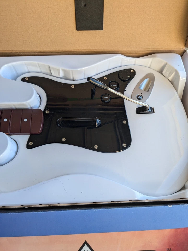 RockBand 4 Wireless White Fender Stratocaster Guitar PlayStation PS4 PS5 - Image 2 of 4