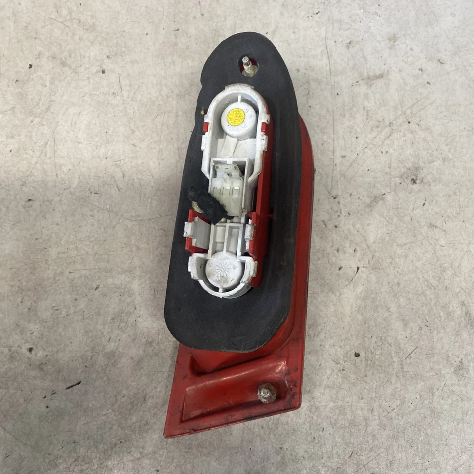 2002 ALFA ROMEO 156 O/S СО СТОРОНЫ ВОДИТЕЛЯ ПРАВЫЙ ЗАДНИЙ ФОНАРЬ В СБОРЕ - Изображение 2 из 3