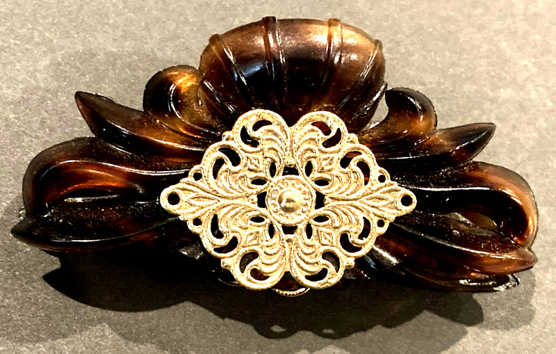 1928 Jewelry 80’s Gold & Heavy Resin Hair Clasp Clip Barrette Brown with Gold