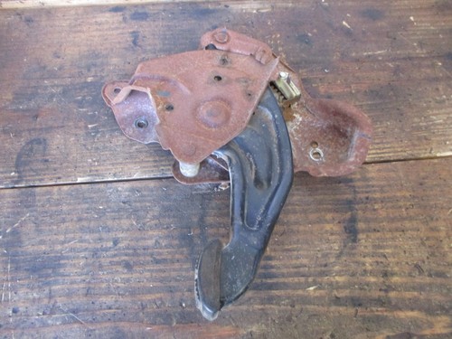 95 96 97 98 99 CHEVY / GMC TRUCK TRUCK 1500 2500 3500 EMERGENCY BRAKE PEDAL ASSY