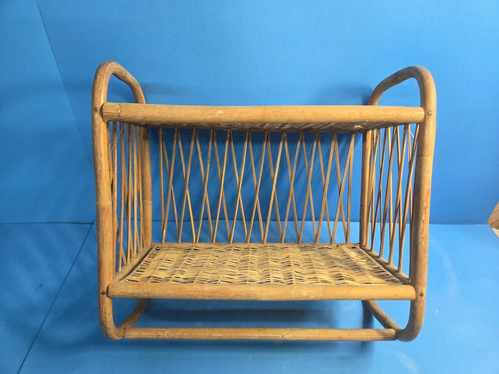Retro Mid Century Bamboo Rattan Hanging Wall Shelf 13.75" Wicker Boho Chic
Opens in a new window or
