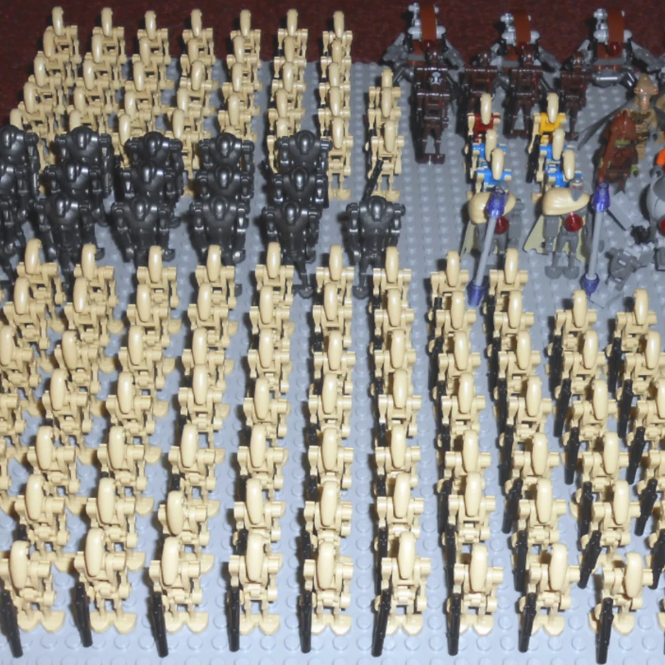 Lot of 8 LEGO Battle Droids Lego Star Wars Battle Droid Commander Pilot Security - Image 4 of 4