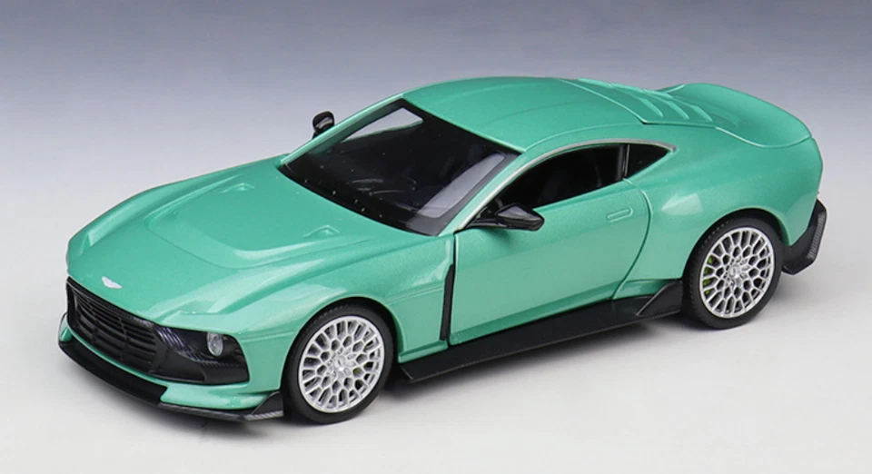Aston Martin Valour 1:24 Scale Diecast Car Welly Model Vehicle - Image 4 of 4