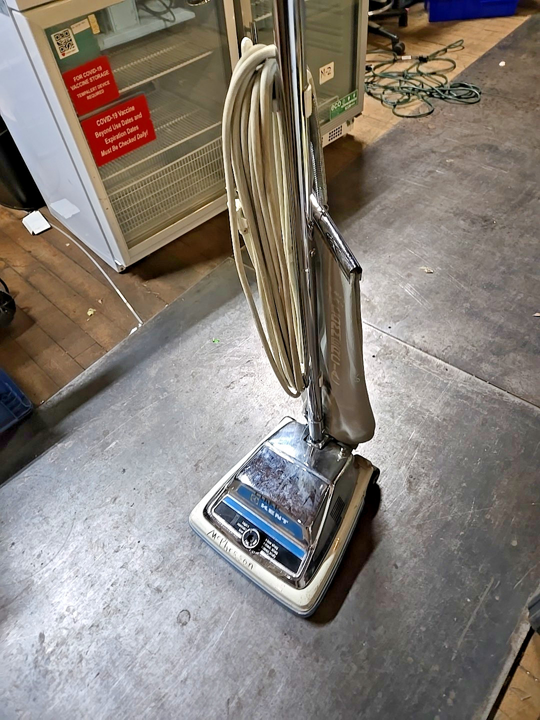 Kent Commercial Upright vacuum cleaner | Kc-125e | WORKS GREAT