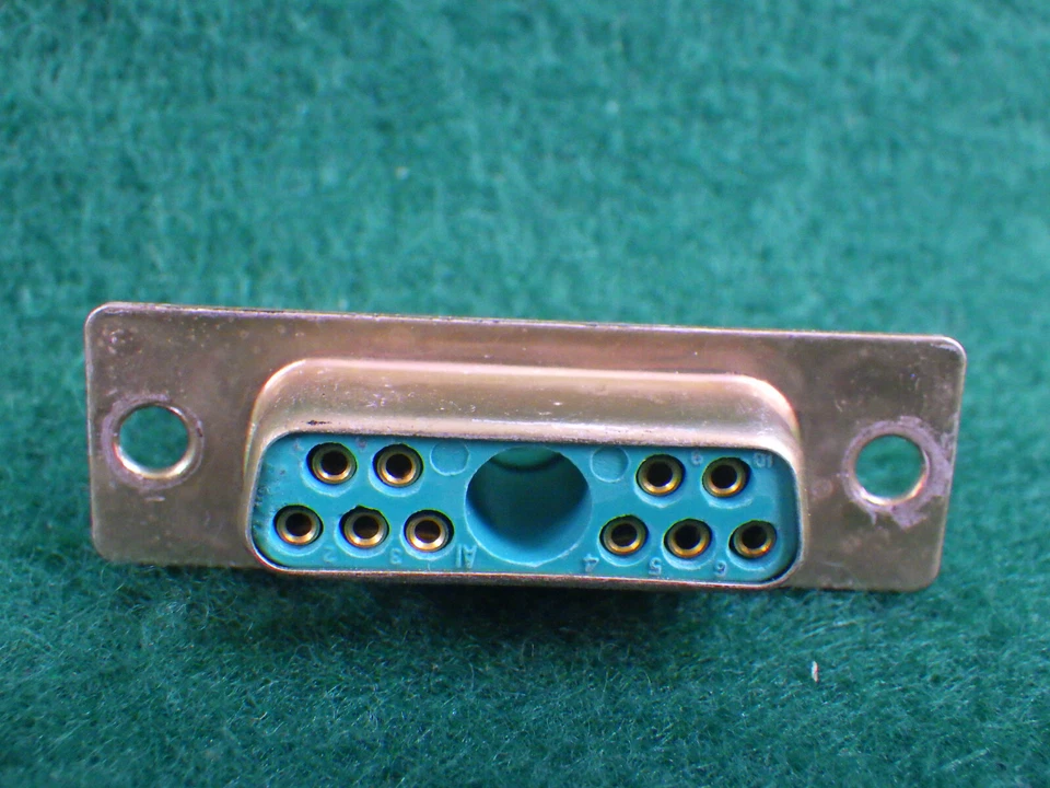 D-SUB 10/11 Pin female Solder Cup Panel Connector 1980s new old stock GAM-11W1S - Image 4 of 4