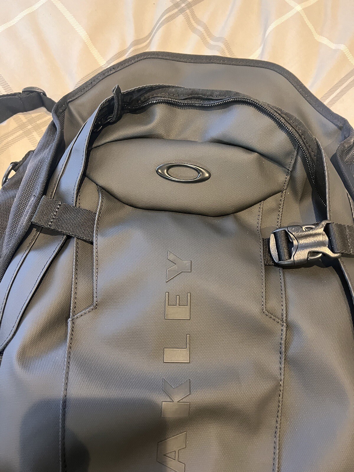 Oakley Travel Duffle Blackout eBay